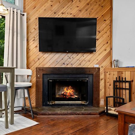 Cozy Condo In Wintergreen Resort That Sleeps 4! Lyndhurst Exterior photo